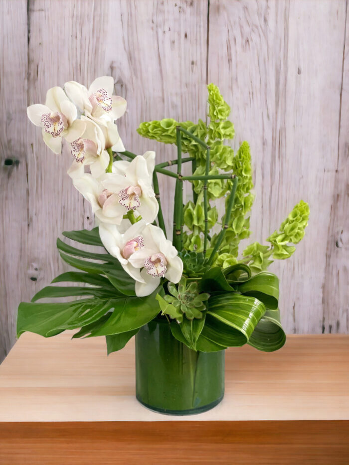 Elegance-in-Green-centerpiece