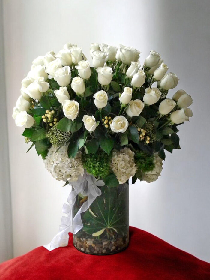 Royal White arrangement-111