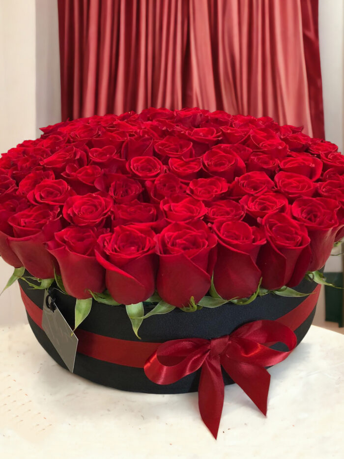 red roses10-300.jpg