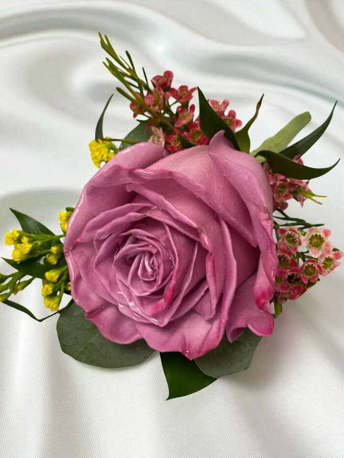Boutonniere #1: Pink rose