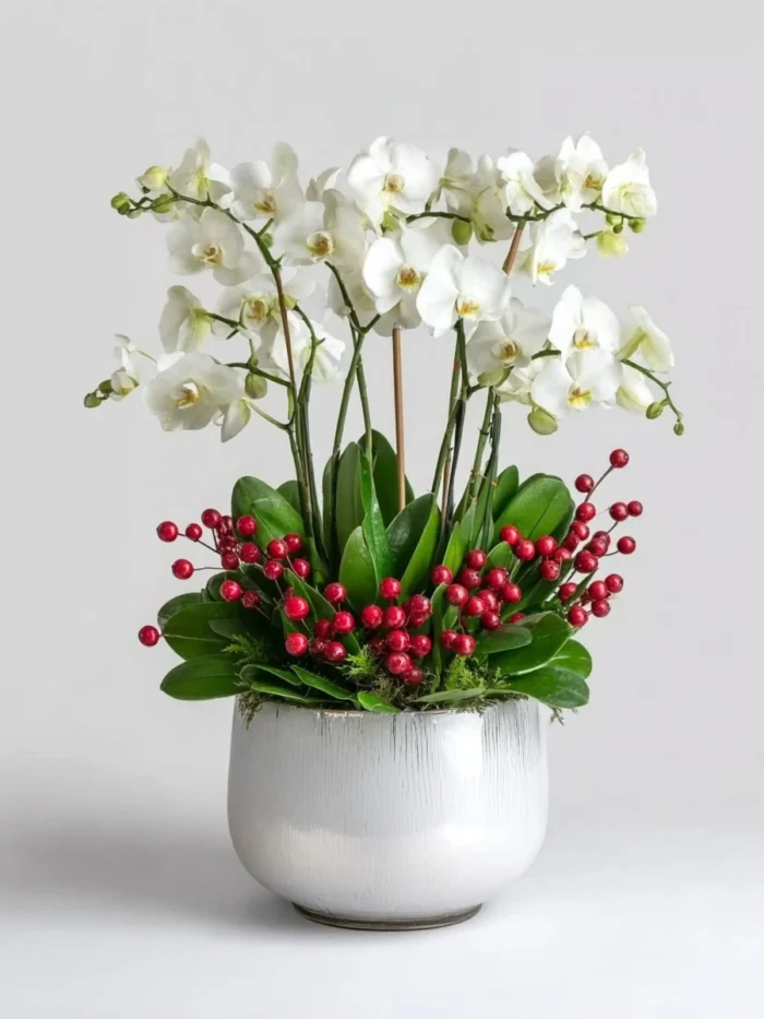 This timeless arrangement features a stunning