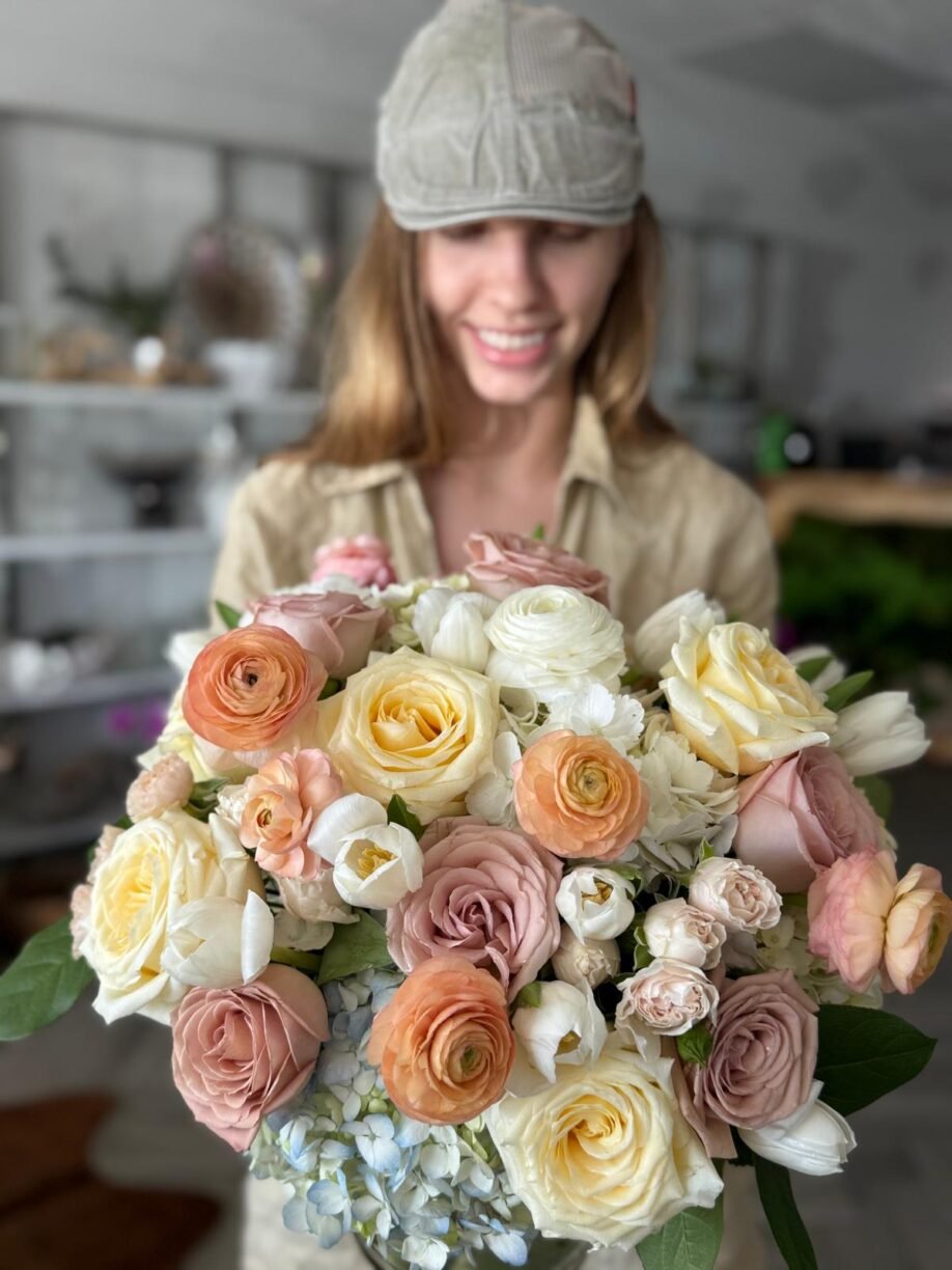 Celebrate Mother's Day 2026 in Florida with VivaFlowers Flower Arrangements